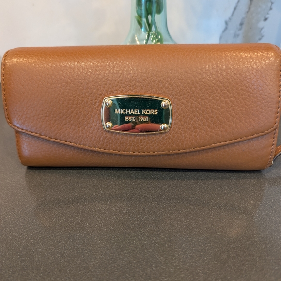 Michael Kors Camel Color Leather Wallet - Picture 1 of 7